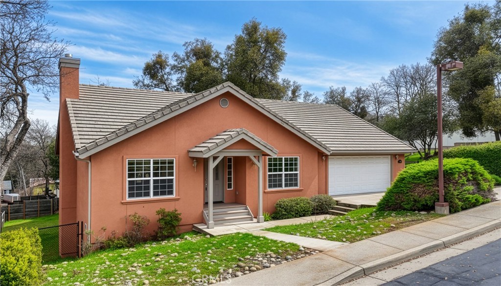 5301 Farfalla Circle Property Photo 1