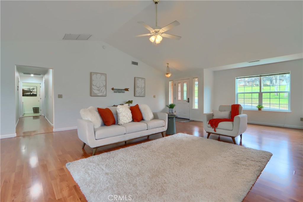 5301 Farfalla Circle Property Photo 7