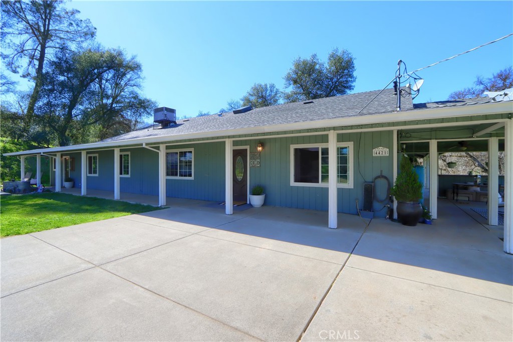 4421 Scrubby Oak Property Photo 1