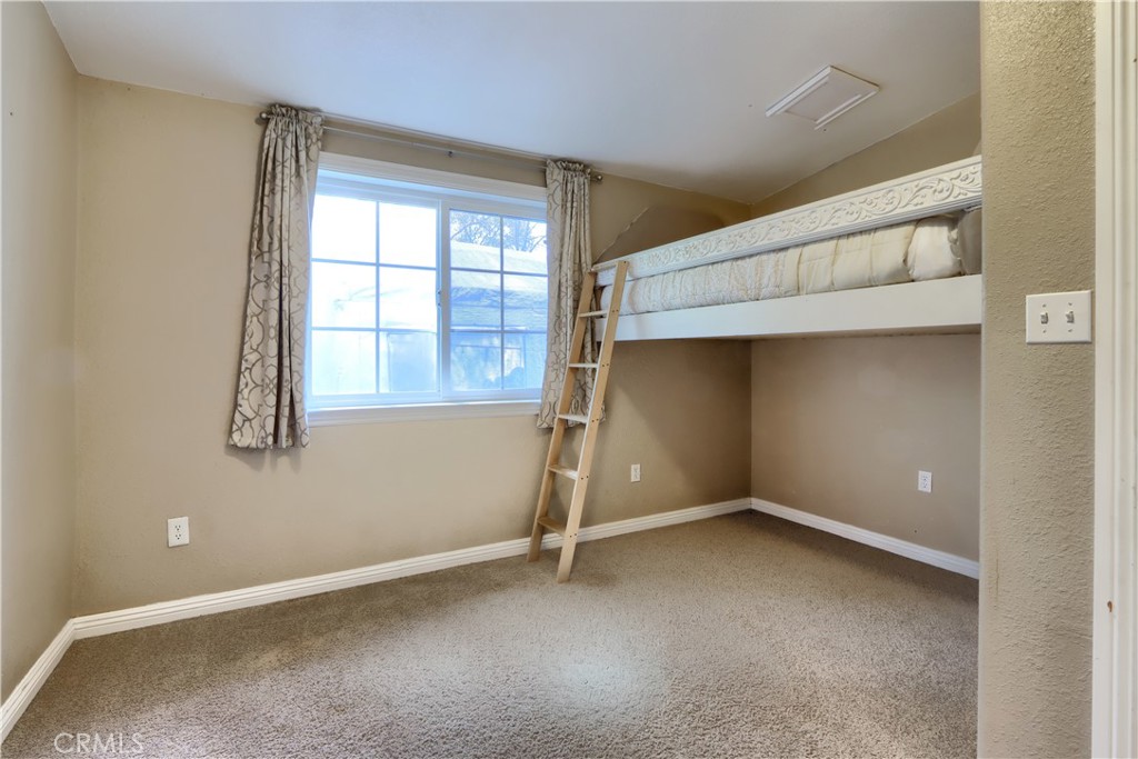 4421 Scrubby Oak Property Photo 33