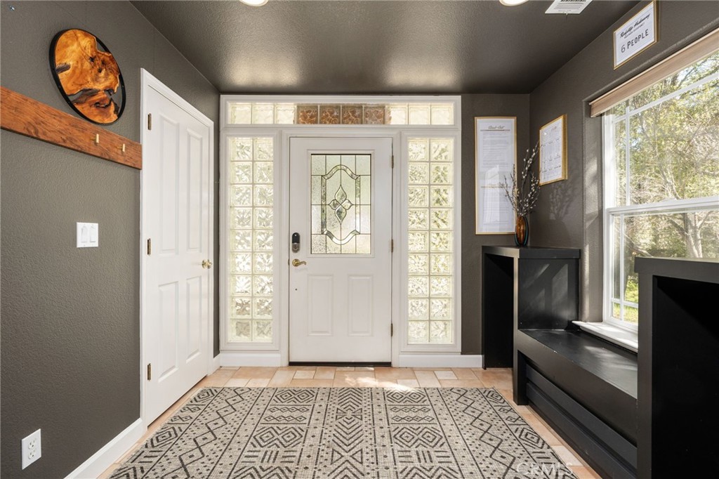 6657 Deer Park Property Photo 4
