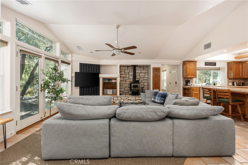 6657 Deer Park Property Photo 5