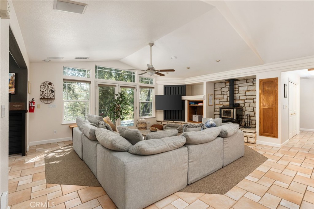 6657 Deer Park Property Photo 6