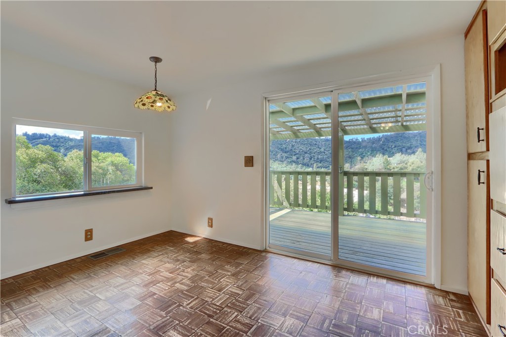 5160 Campbell Property Photo 14