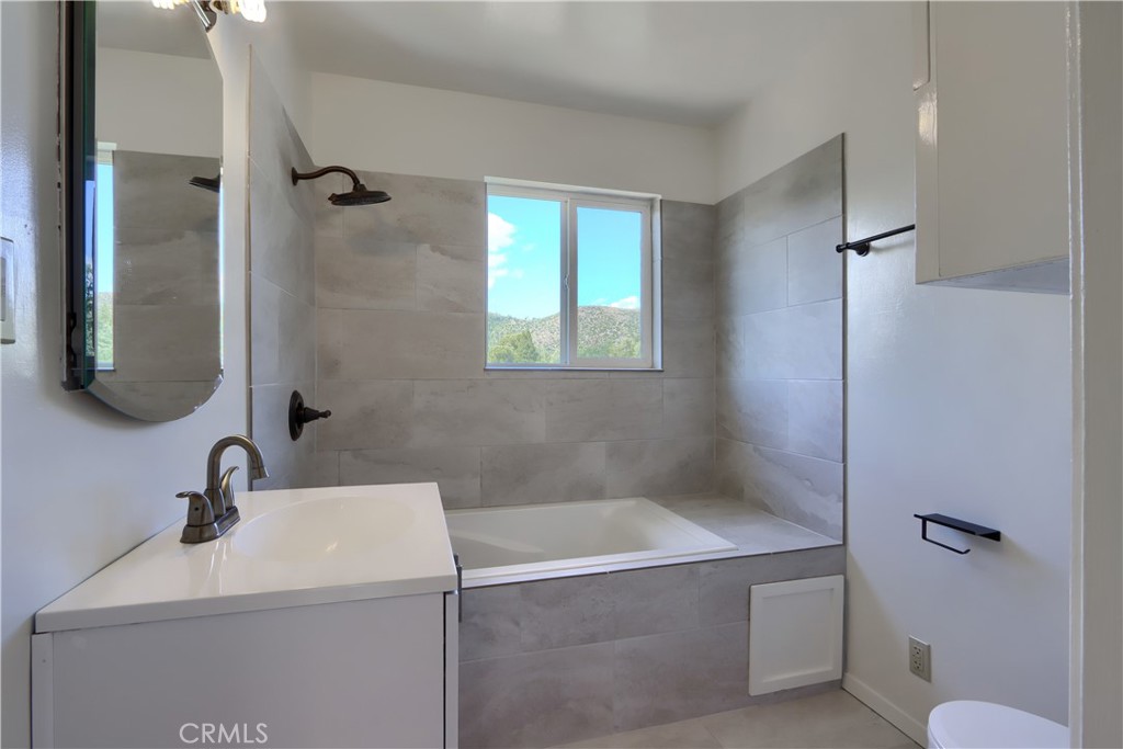 5160 Campbell Property Photo 22