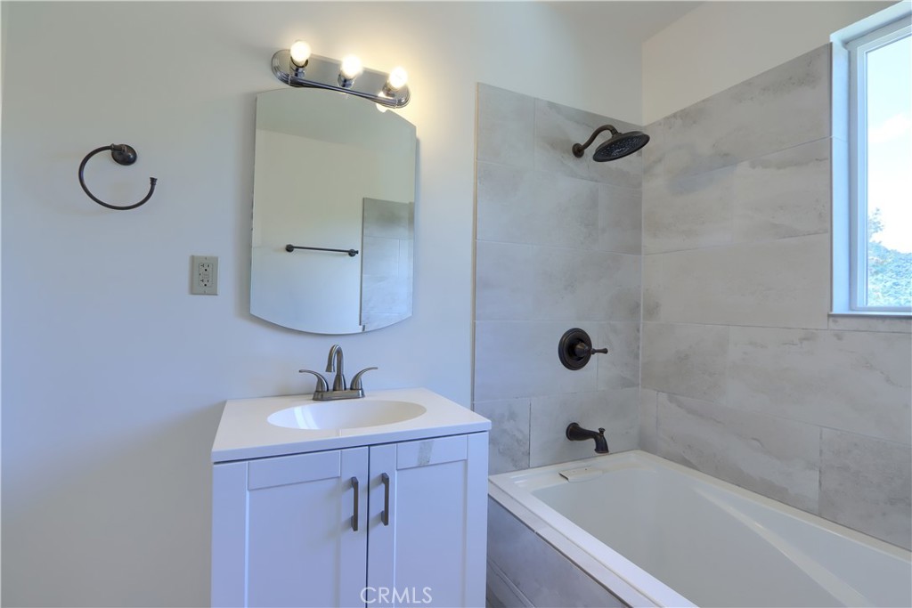 5160 Campbell Property Photo 23