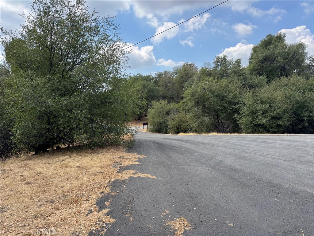 2 Ac Summerhill Ln Property Photo 2