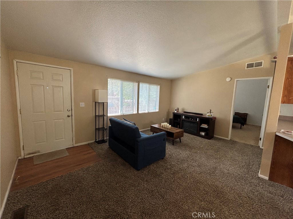 5151 Jones Street Property Photo 6