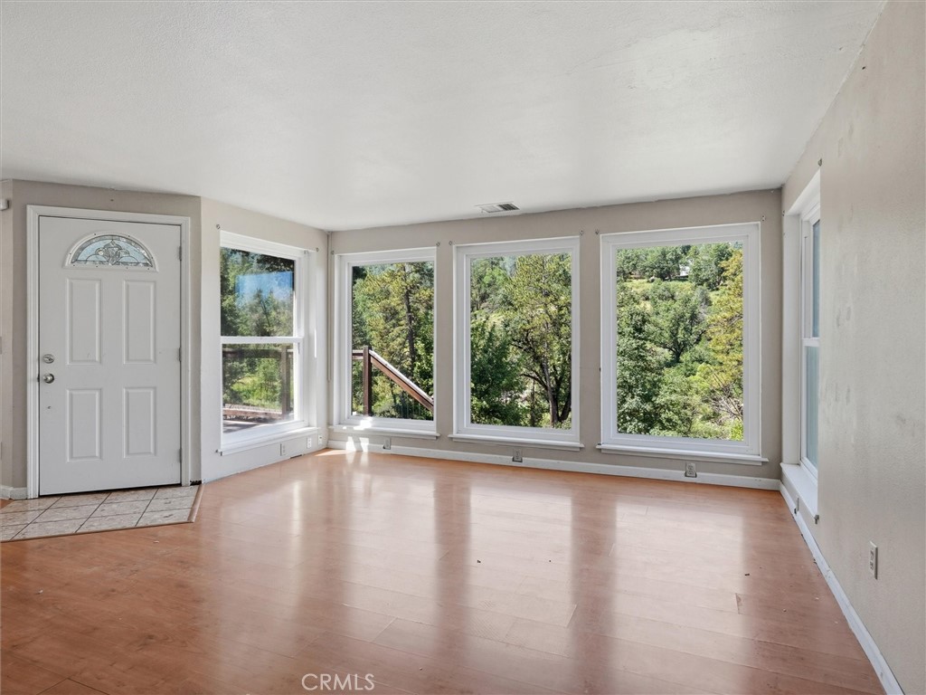 6576 Highway 140 Property Photo 14