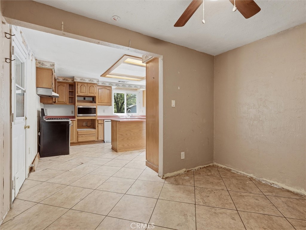 6576 Highway 140 Property Photo 40