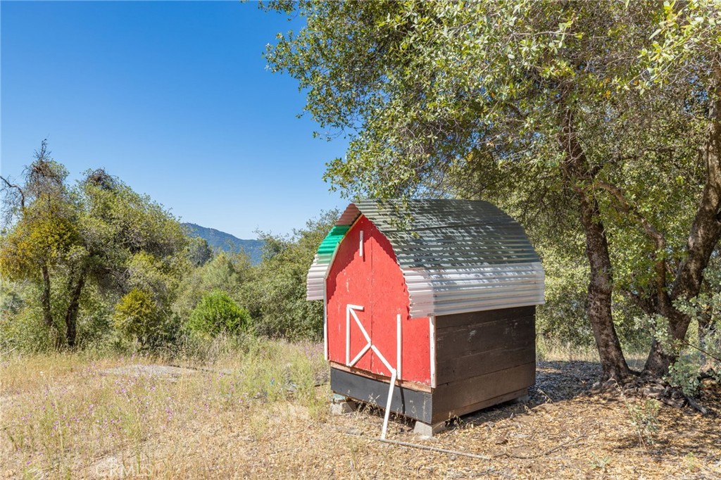 149 Acres Old Yosemite Road Property Photo 4