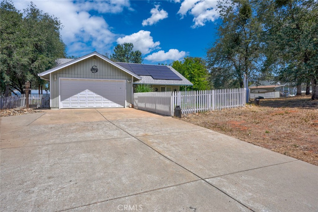 3363 Maravilla Property Photo 4