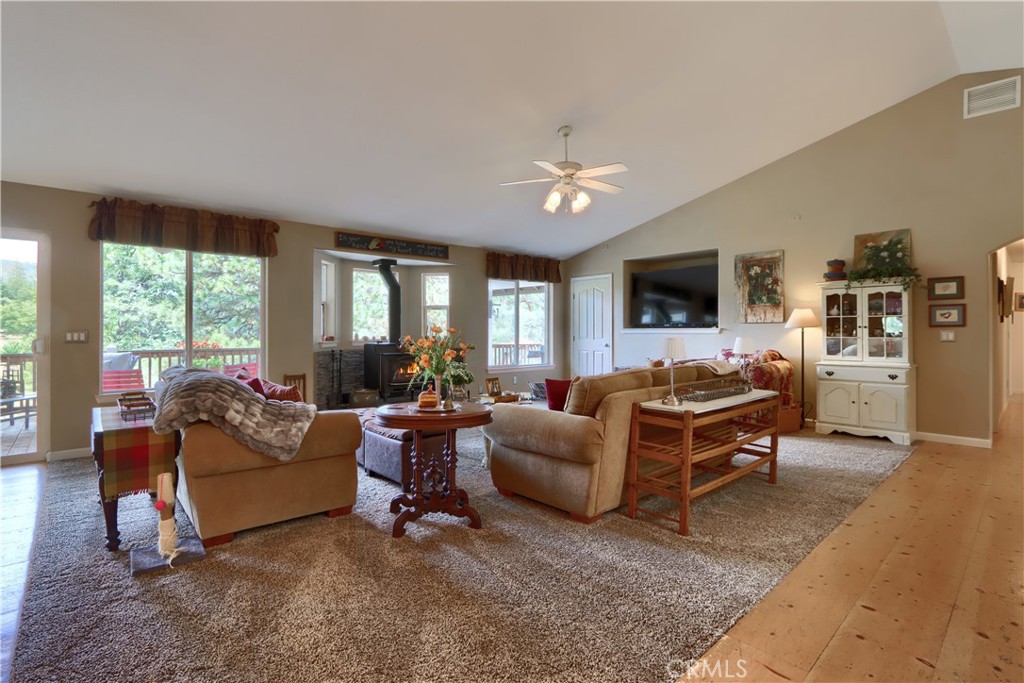 5800 Lehamite Fall Road Property Photo 10