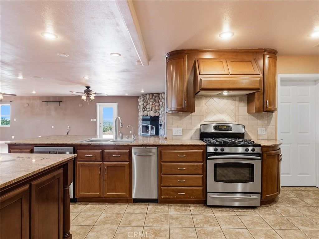 4921 Lookout Mountain Property Photo 12