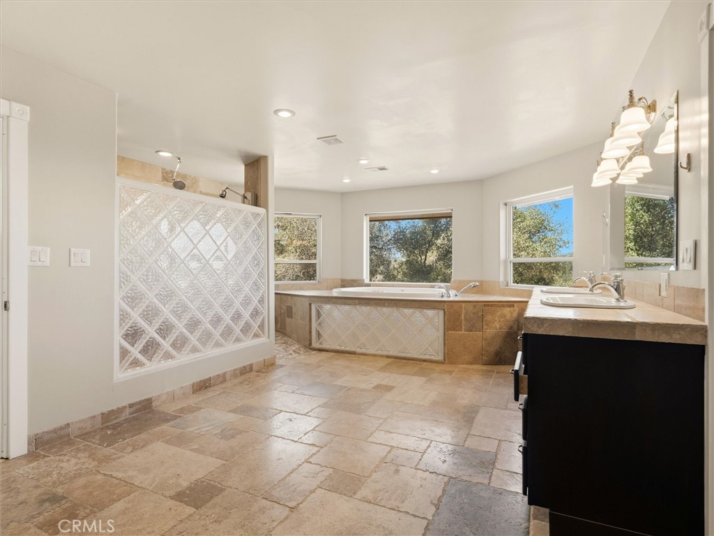 4921 Lookout Mountain Property Photo 32