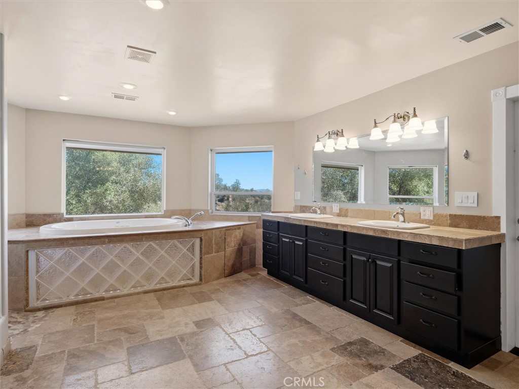 4921 Lookout Mountain Property Photo 33