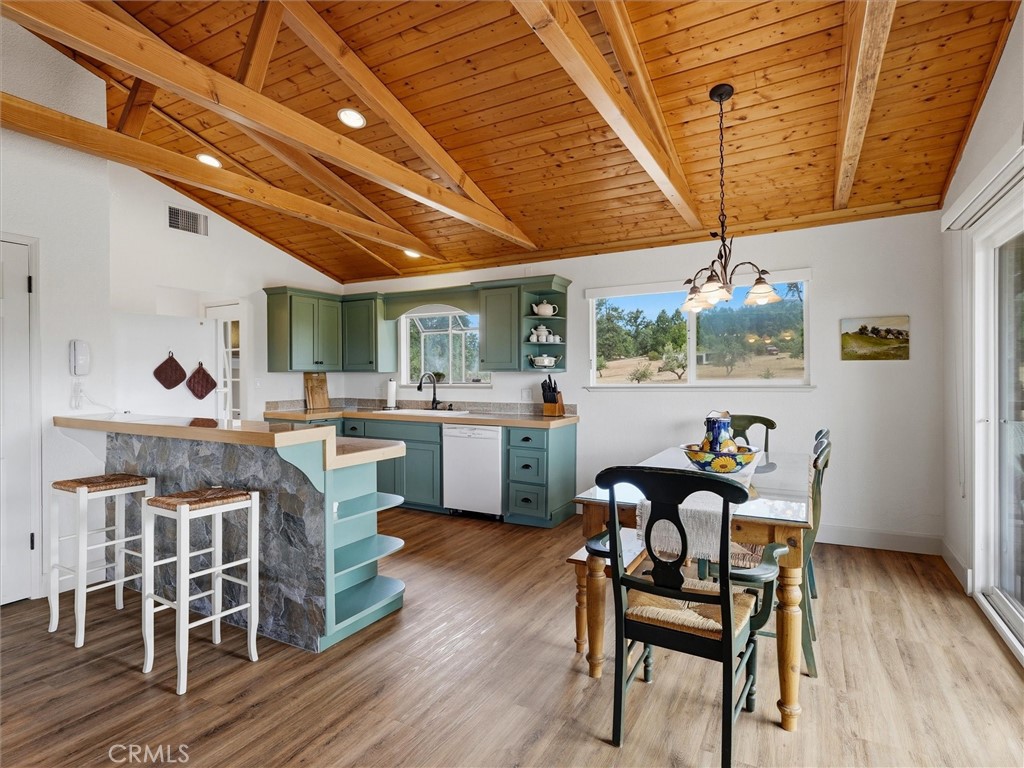 3137 Triangle Property Photo 6