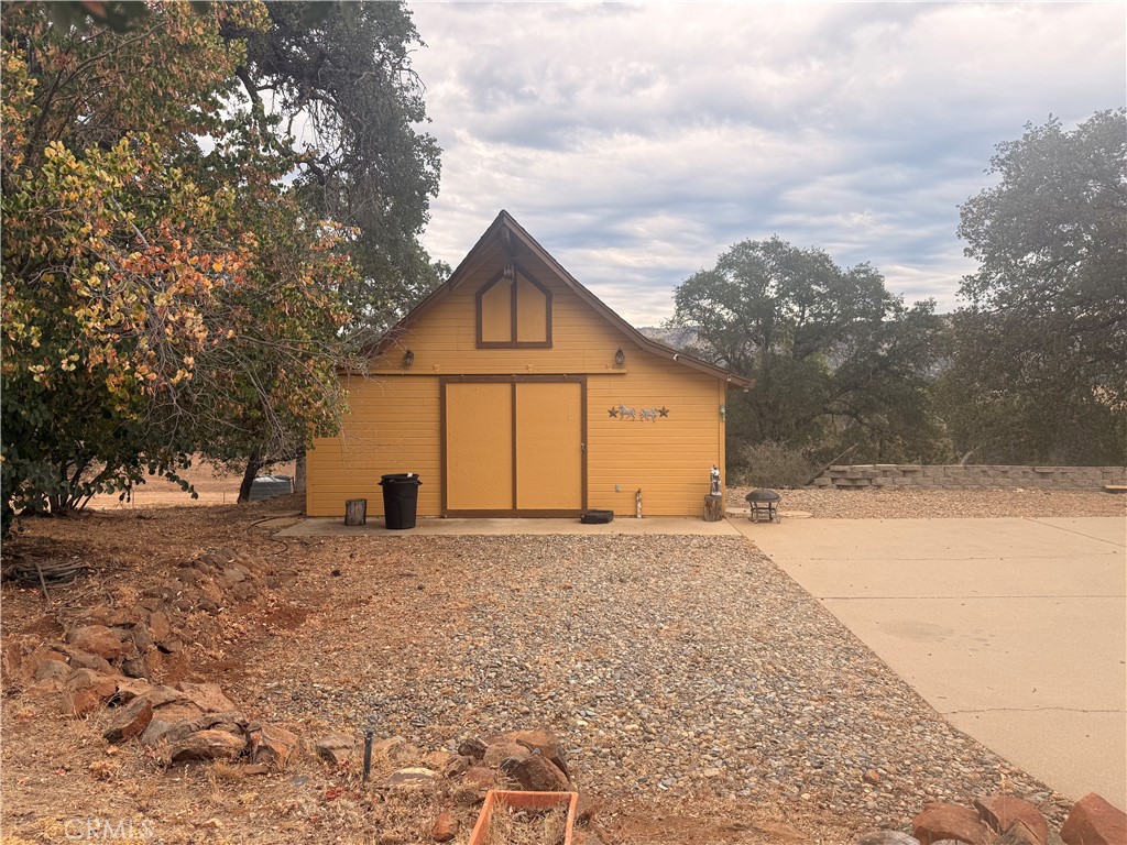4985 Owens Creek Property Photo 3