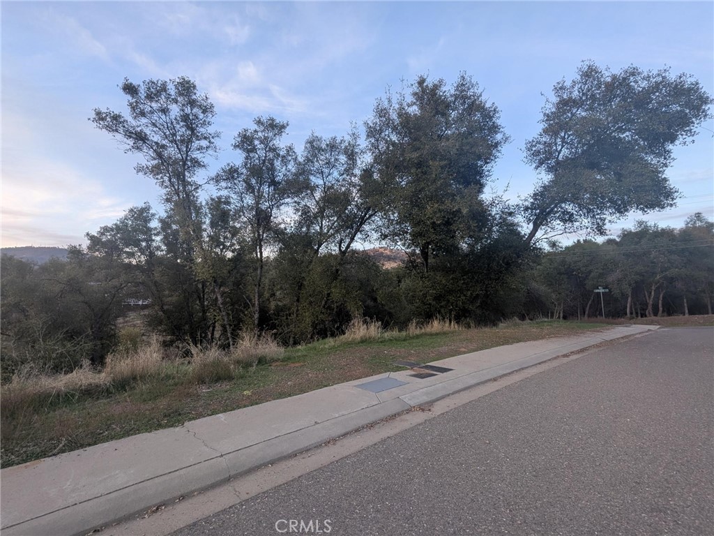 5255 White Oak Court Property Photo 2