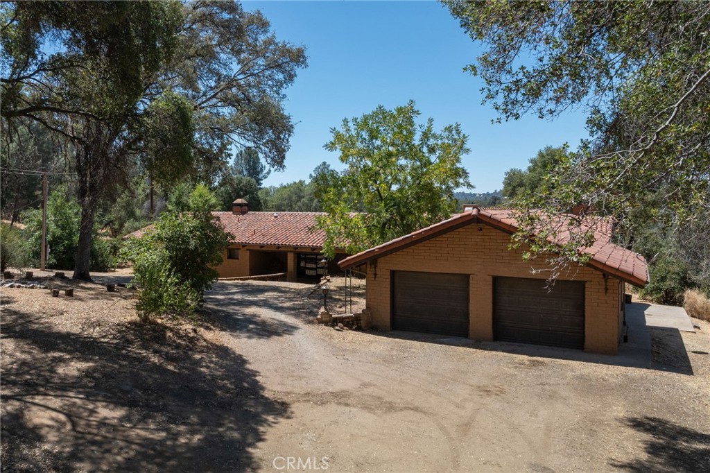 3981 Snow Creek Road Property Photo
