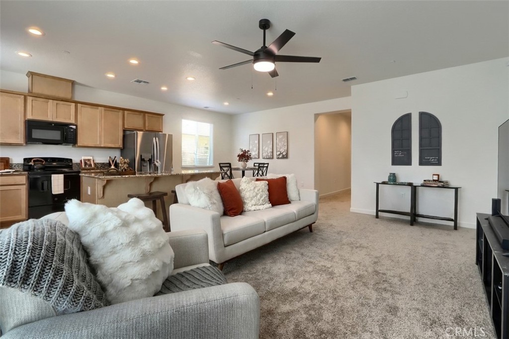 726 Skyler Court Property Photo 4