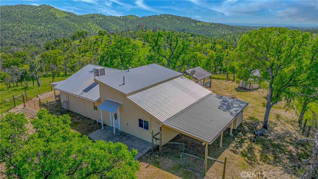 3084 Old Highway Property Photo 1
