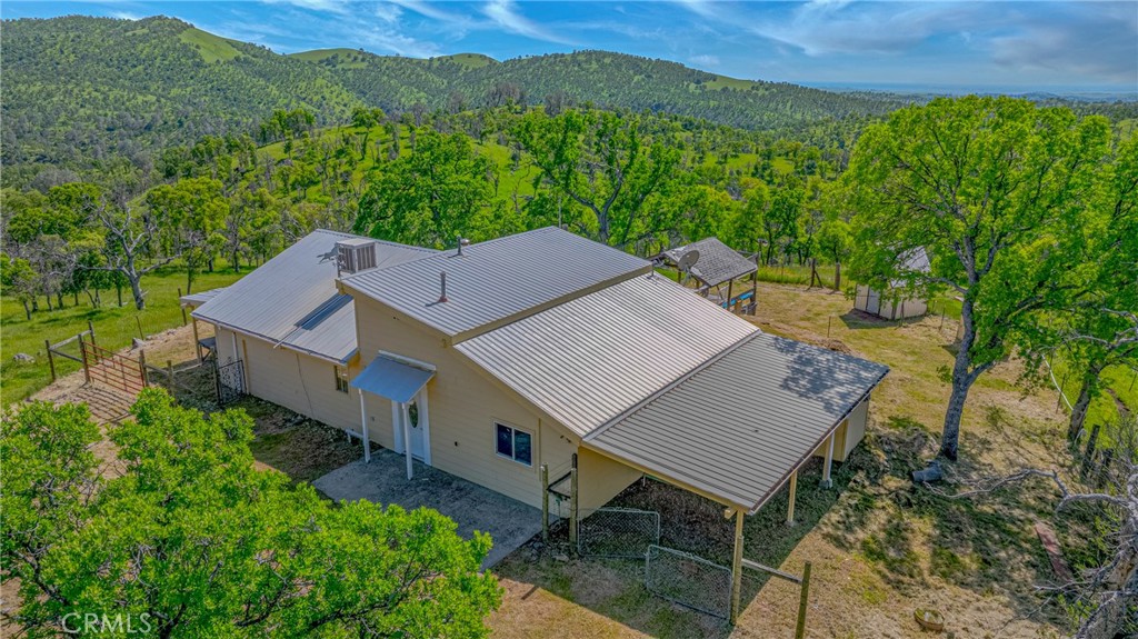 3084 Old Highway Property Photo 1