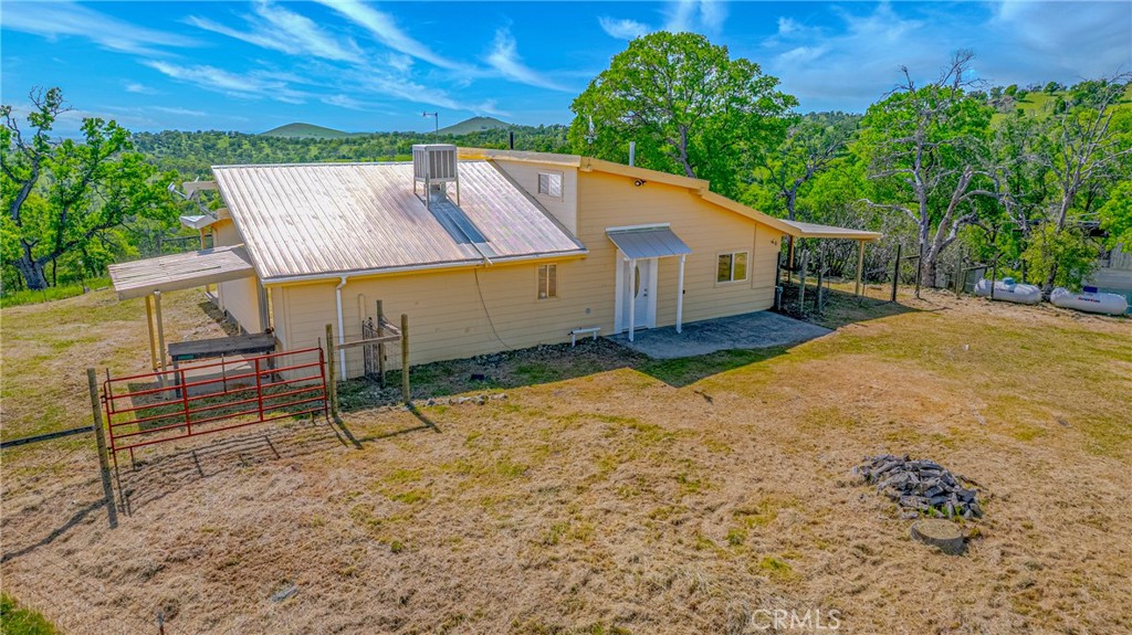 3084 Old Highway Property Photo 2