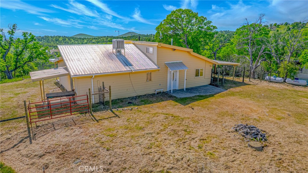 3084 Old Highway Property Photo 2