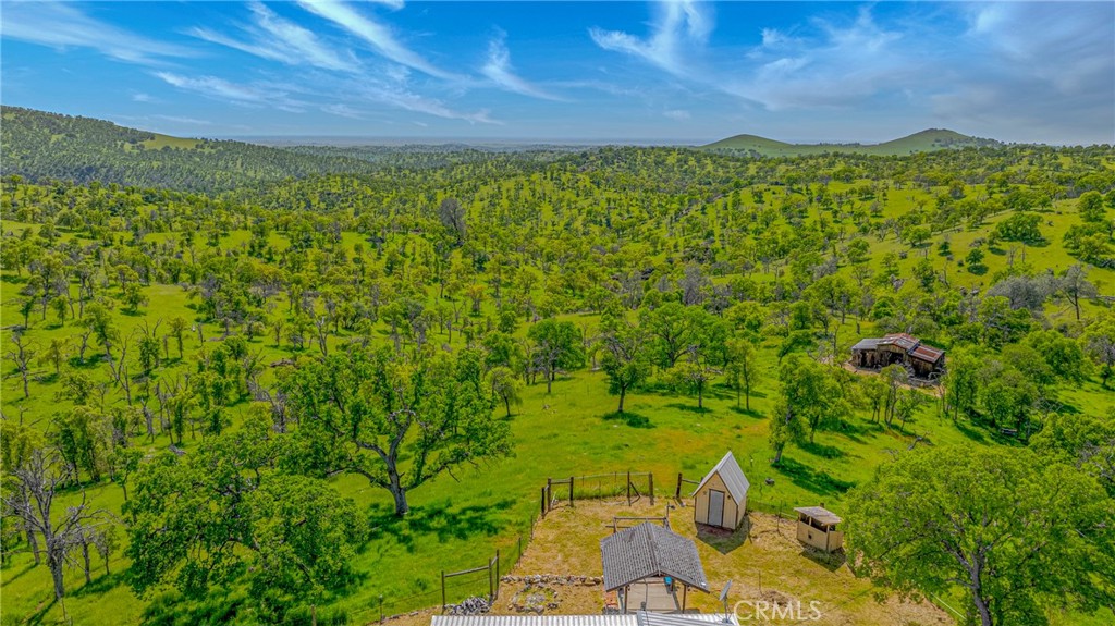 3084 Old Highway Property Photo 4