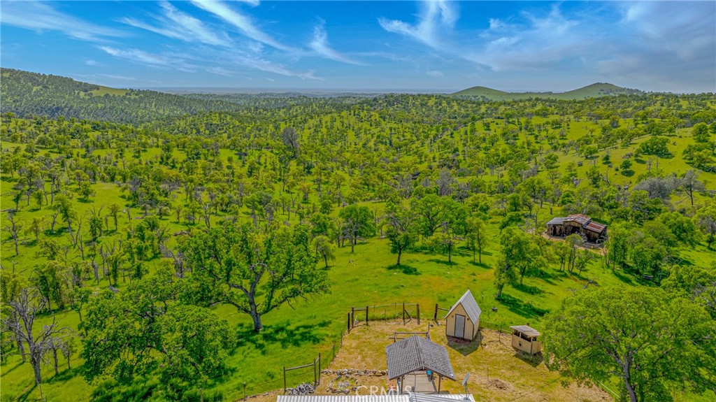 3084 Old Highway Property Photo 4