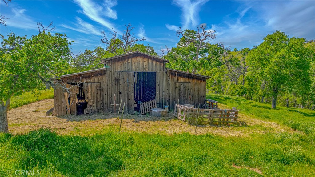 3084 Old Highway Property Photo 9