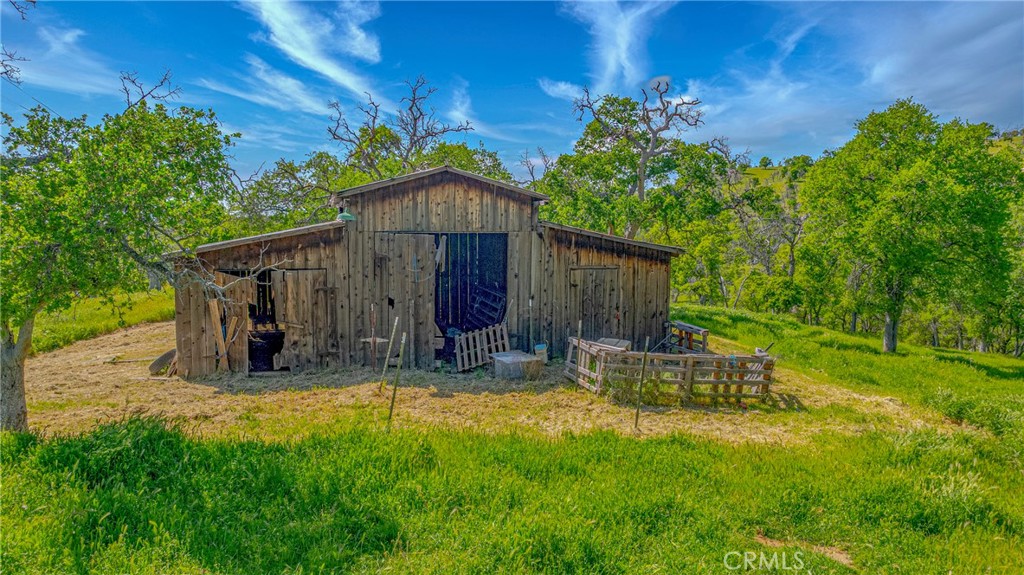 3084 Old Highway Property Photo 9