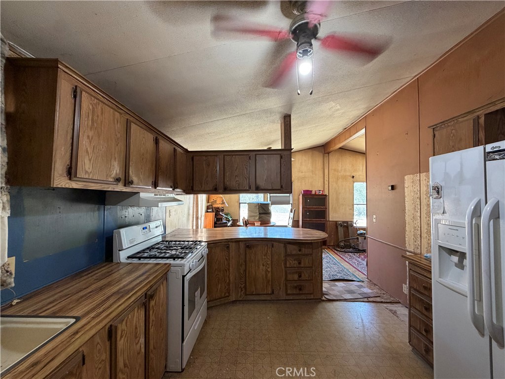 5540 Gold Creek Property Photo 3