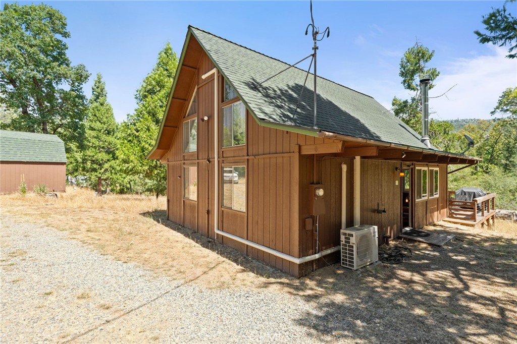 5570 Grayling Property Photo 2