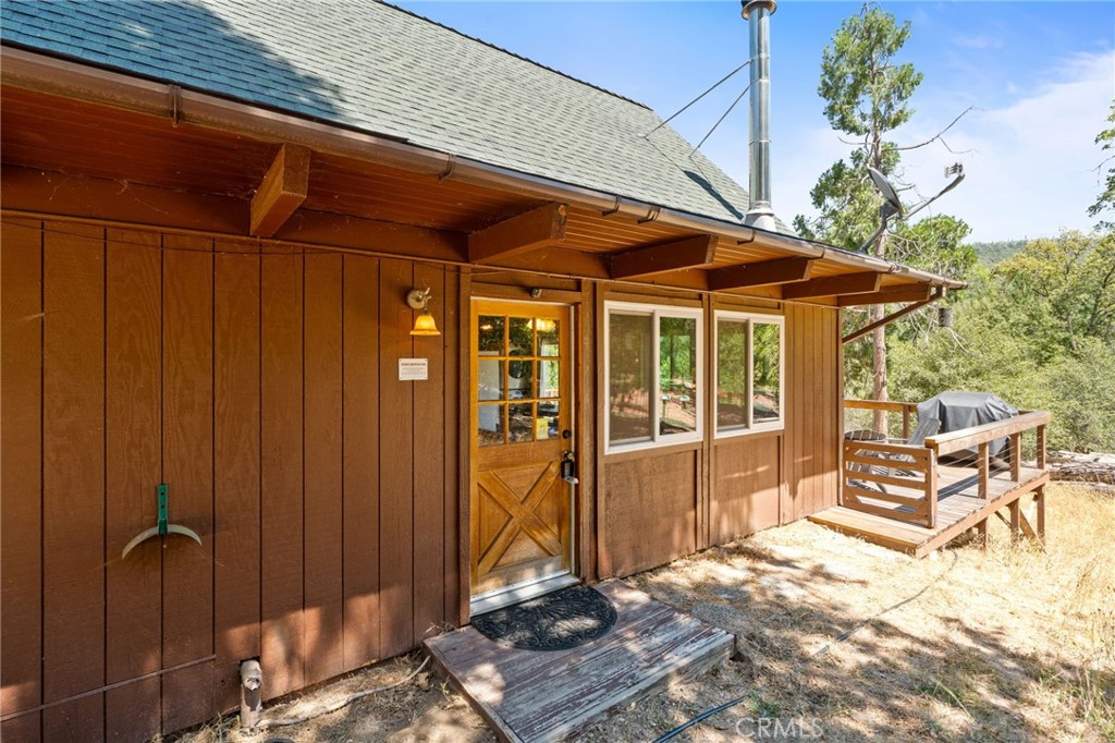 5570 Grayling Property Photo 4