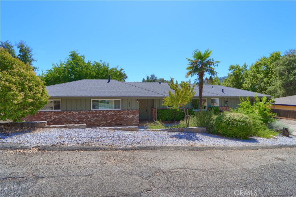 4967 9th Property Photo 2