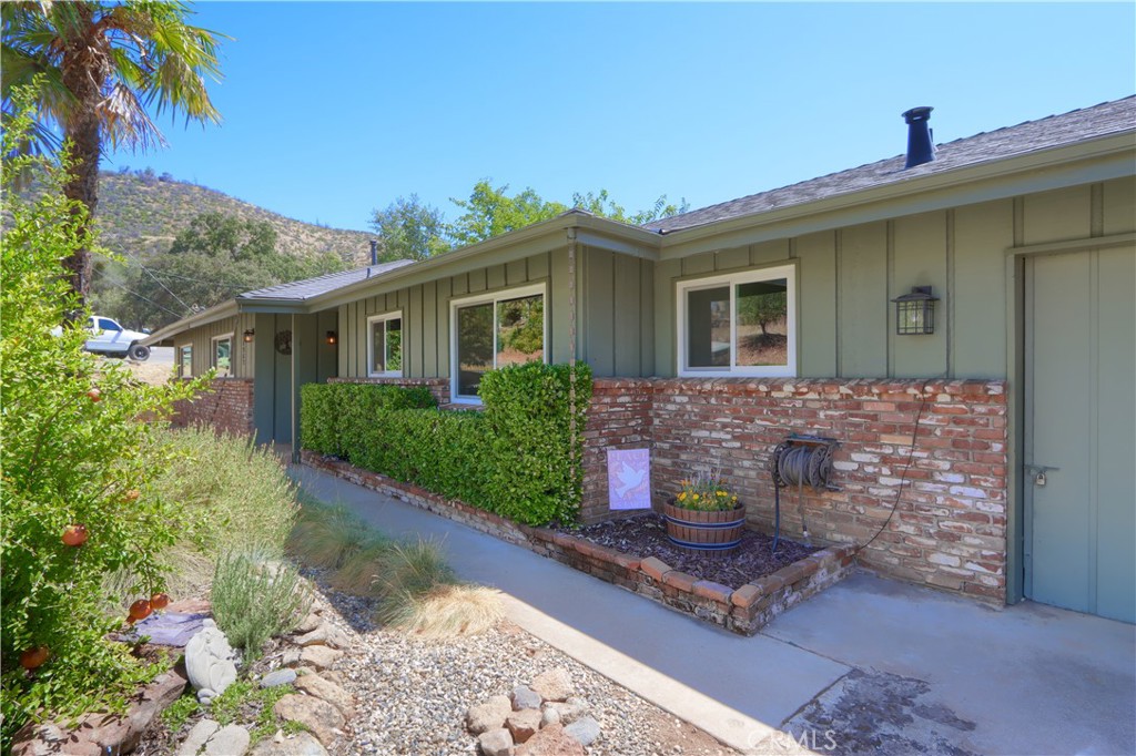 4967 9th Property Photo 3