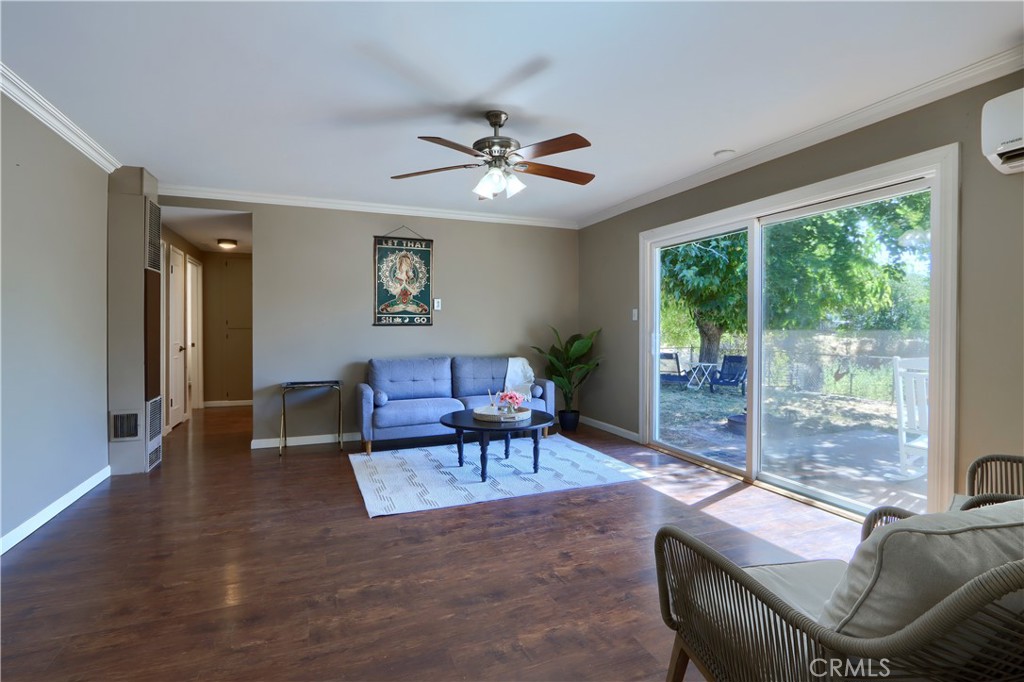 4967 9th Property Photo 9