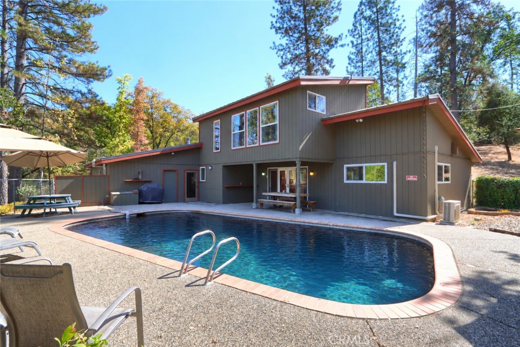 5547 Sherlock Property Photo 1