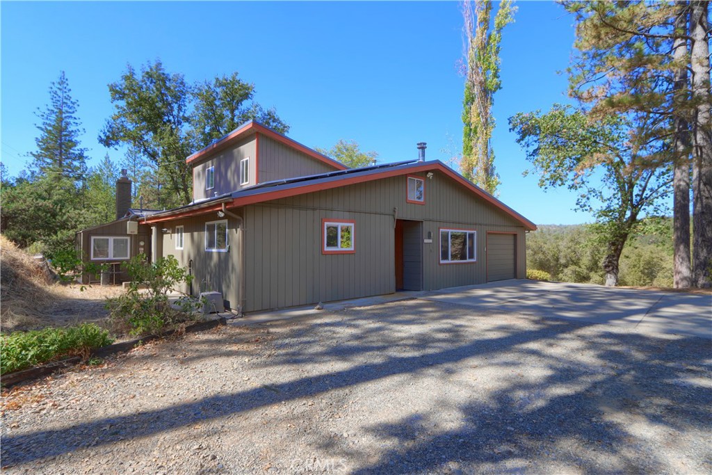 5547 Sherlock Property Photo 3
