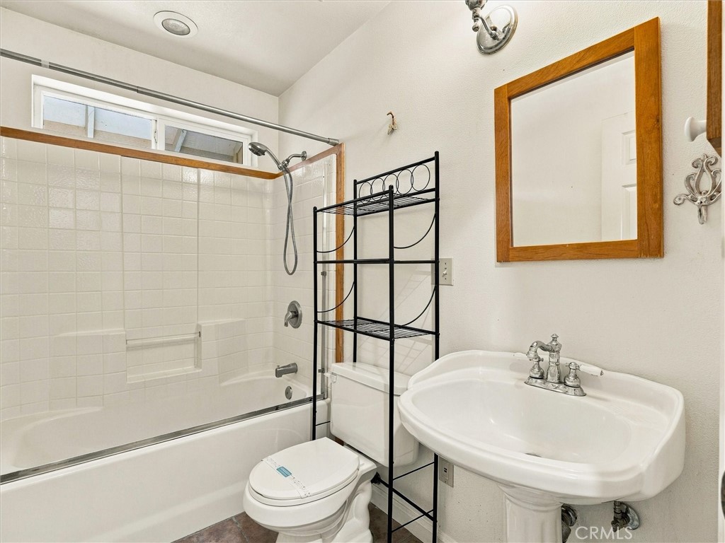 4460 Usona Property Photo 17