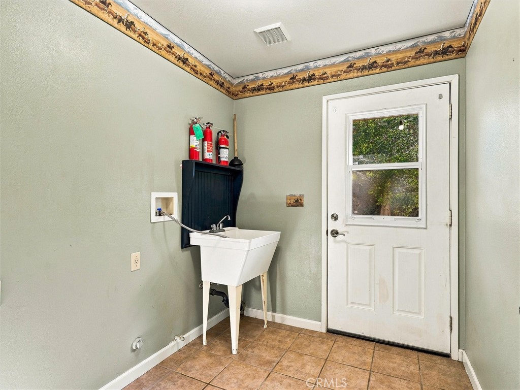 4460 Usona Property Photo 21