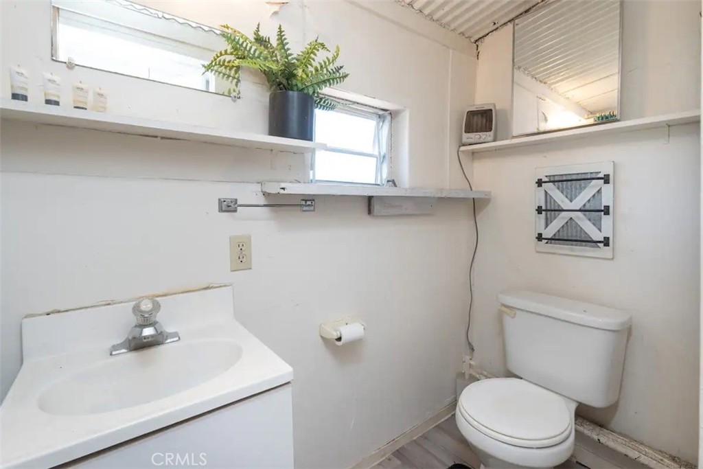 38797 Highway 41 Property Photo 16