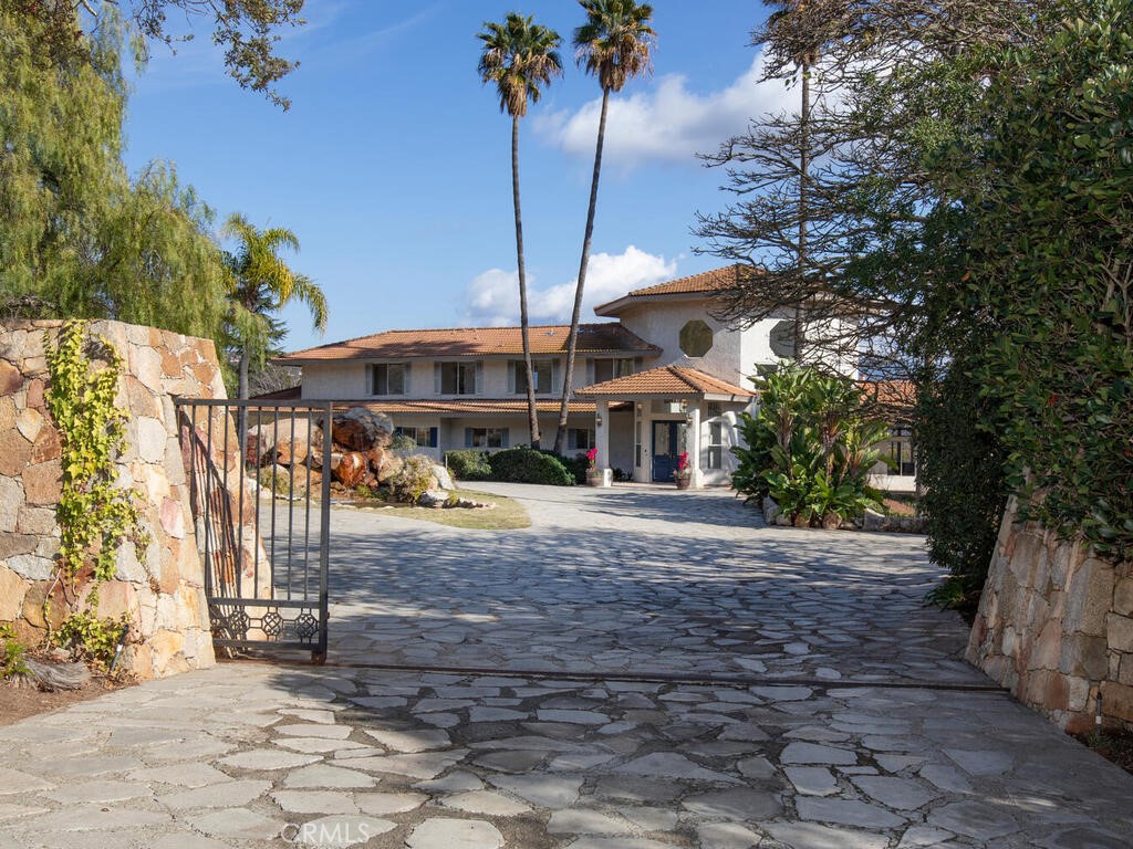 6455 Rainbow Heights Road Property Photo 3