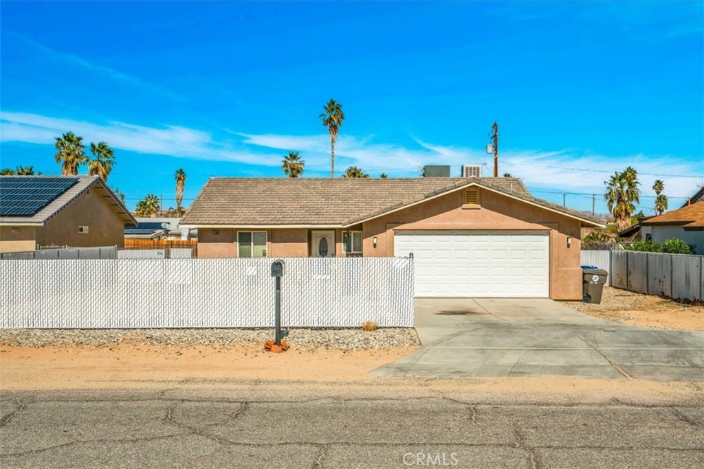 72360 Sun Valley Drive Property Photo 2