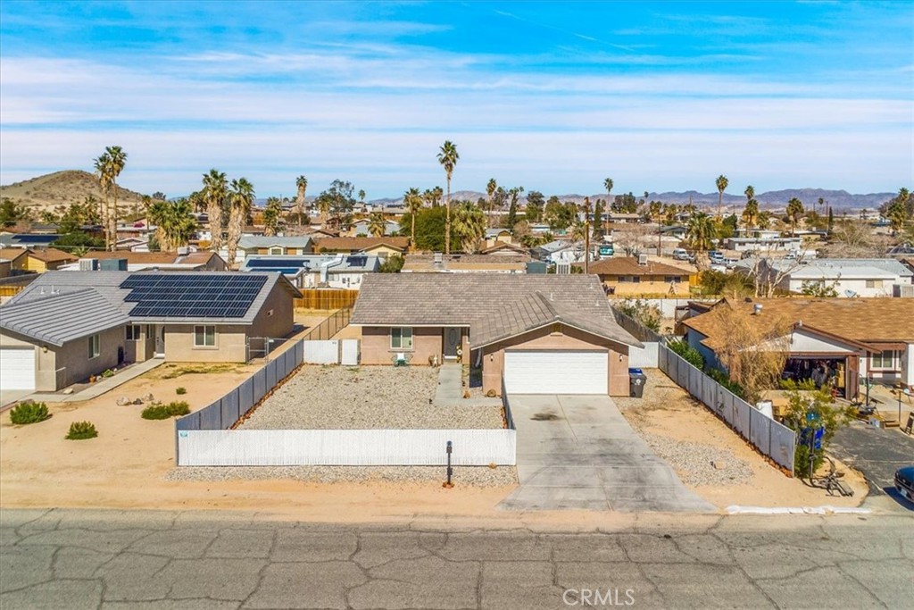 72360 Sun Valley Drive Property Photo 4