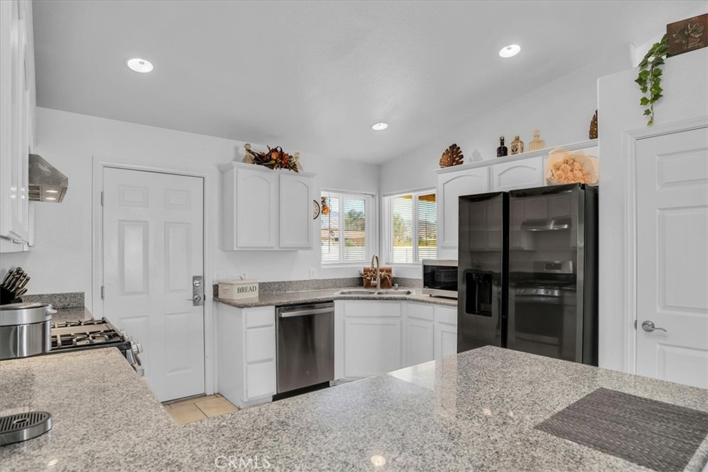 72360 Sun Valley Drive Property Photo 13