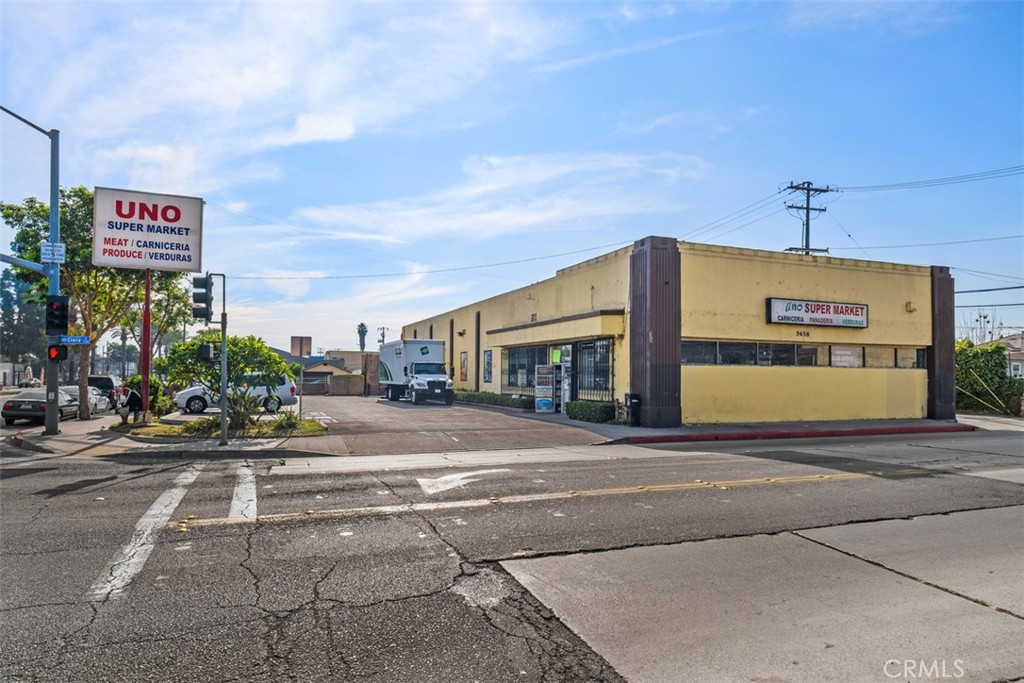 5658 Clara Street Property Photo
