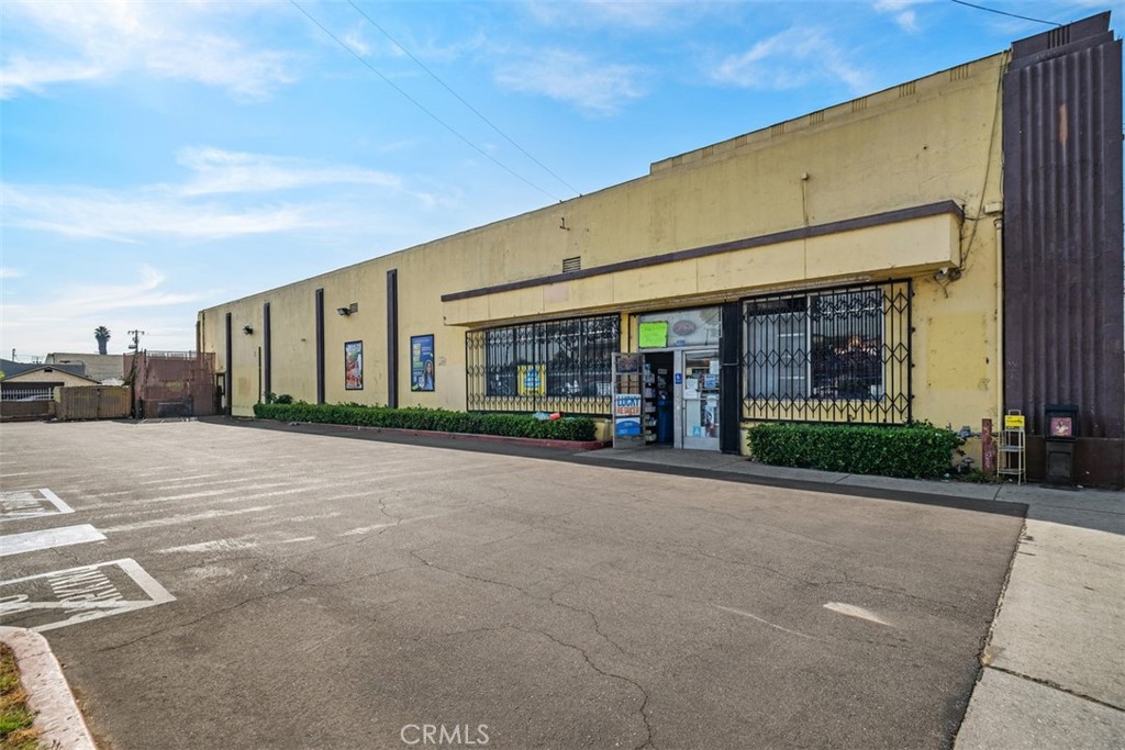 5658 Clara Street Property Photo 2